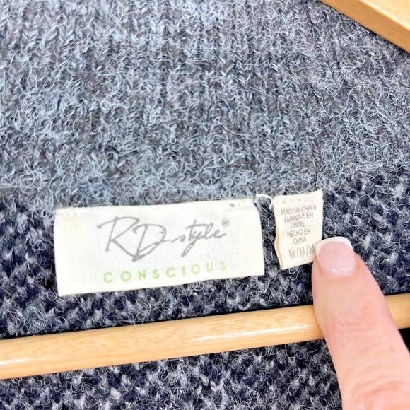 RD Style Women's M 1/4 Zip Mock Neck Animal Print Sweater Gray Black NWOT - Picture 4 of 9